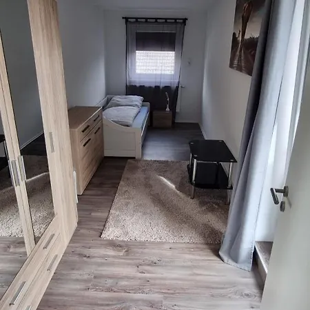 3 In Apartment
